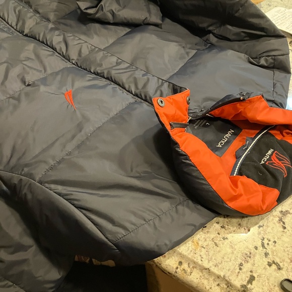 Nautica Navy Blue and Red Puffer Jacket for Outdoor Adventures - Picture 1 of 7